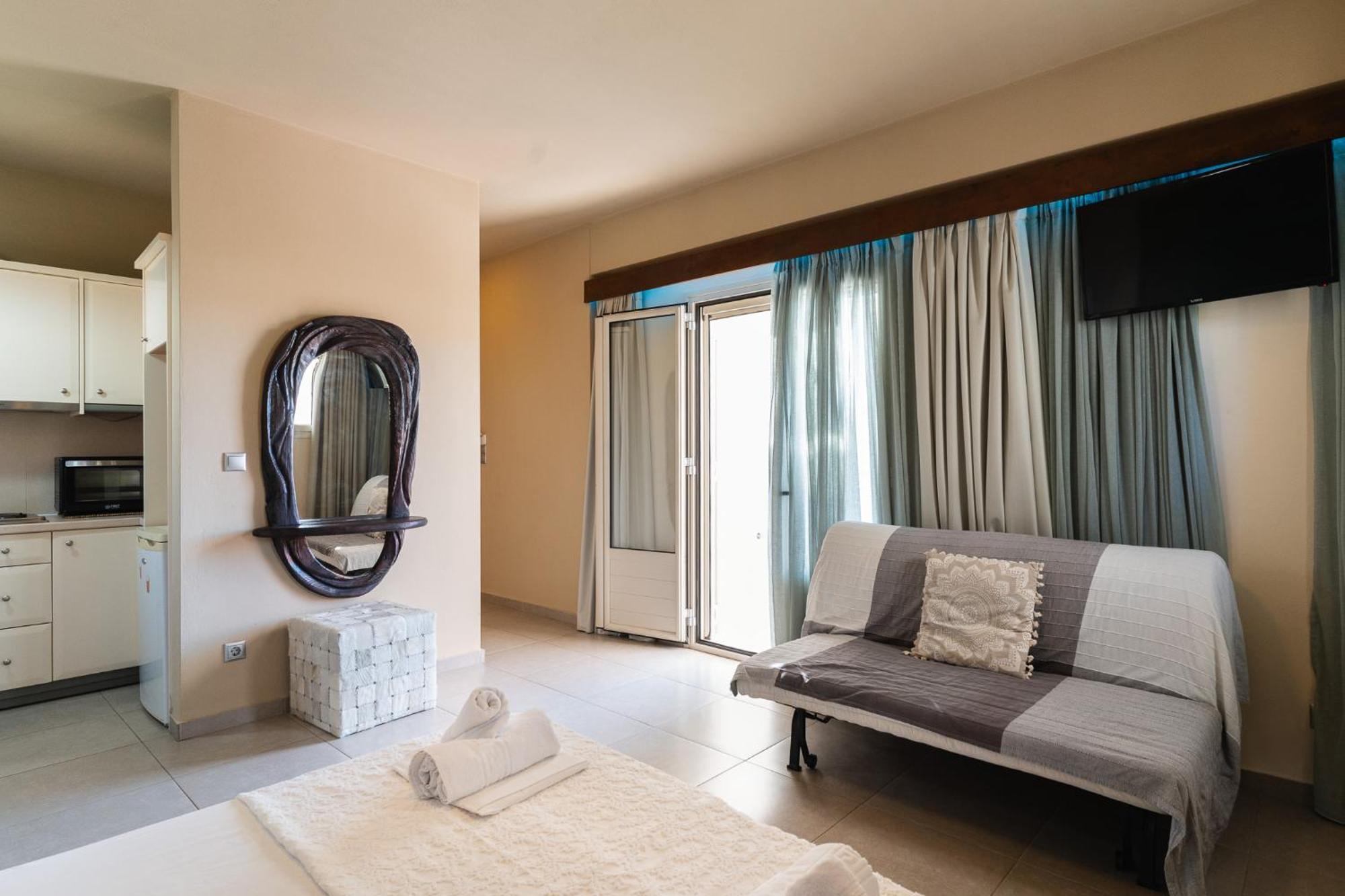 Sun George Aparthotel Финикунда Екстериор снимка